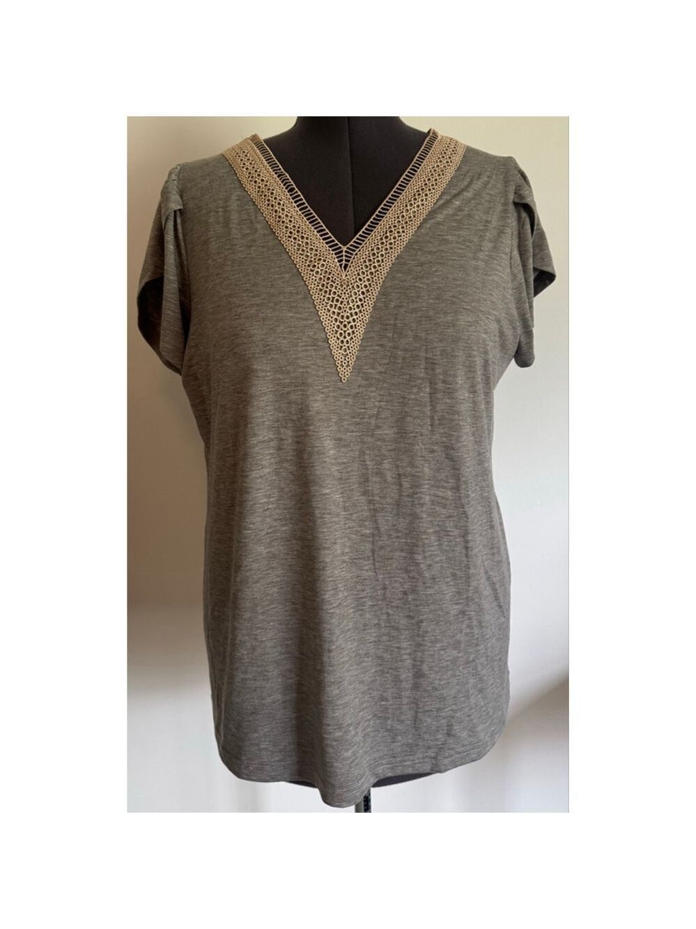 Women's Unbranded Top XL Gray V-Neck